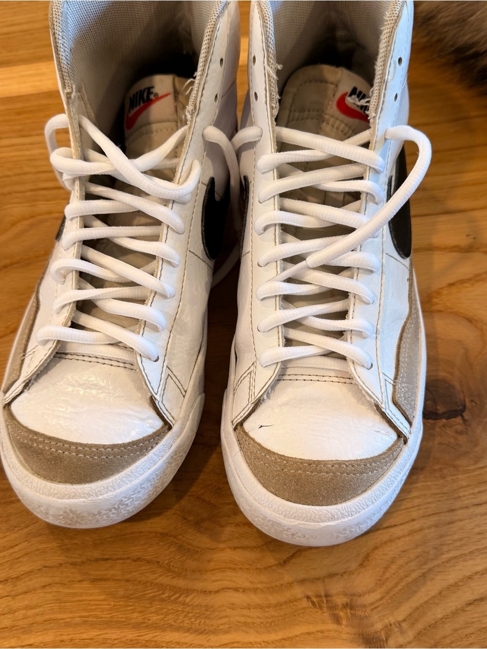 Nike Kids High-Top Sneakers in White, Black and Brown